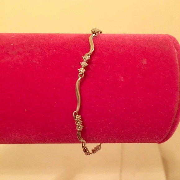 10k white gold Diamond bracelet