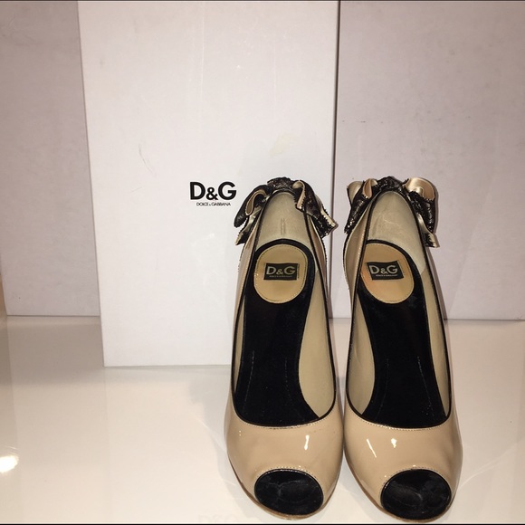 Dolce & Gabbana Nude Heels - Picture 2 of 4
