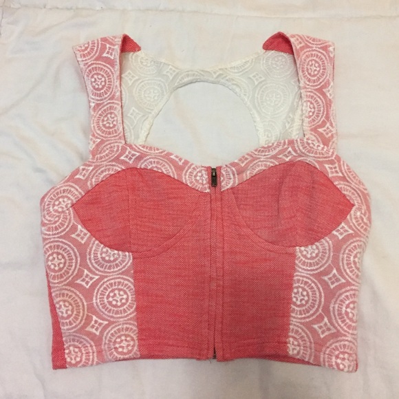Pins and Needles adorable crop top!