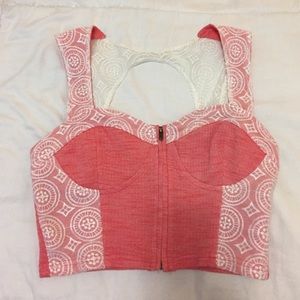 Pins and Needles adorable crop top!