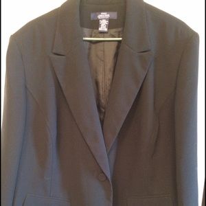 Jones of New York dress suit. Size 24w