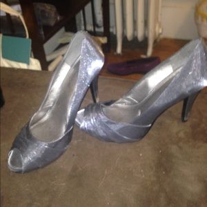 Katie Townsend Silver Gray Peep Toe Heels