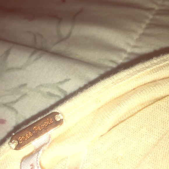 Blouse note it is a very loose kind of shirt - Picture 1 of 3