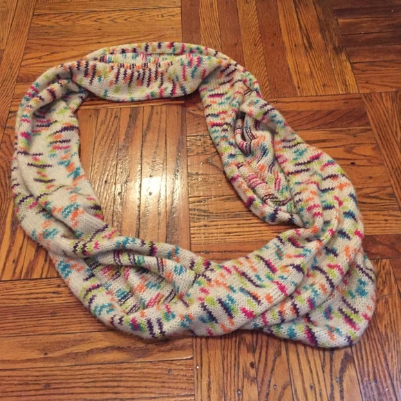 Multicolor circle scarf