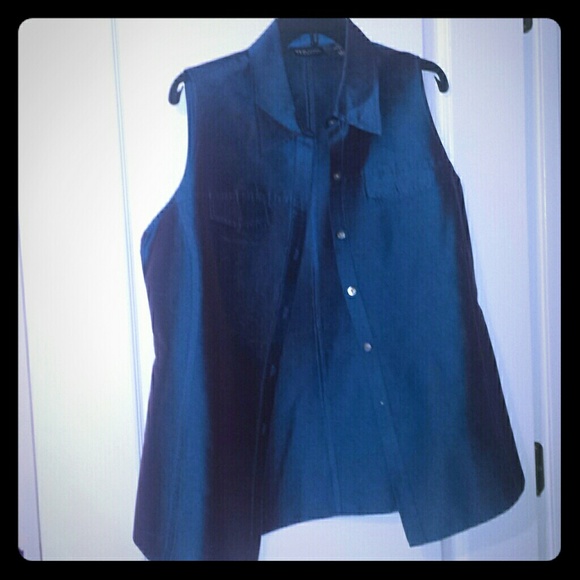 New York and Co Sleeveless Shirt