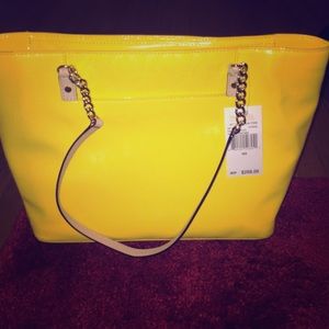 REDUCED*‼️ Yellow leather Michael Kors Bag