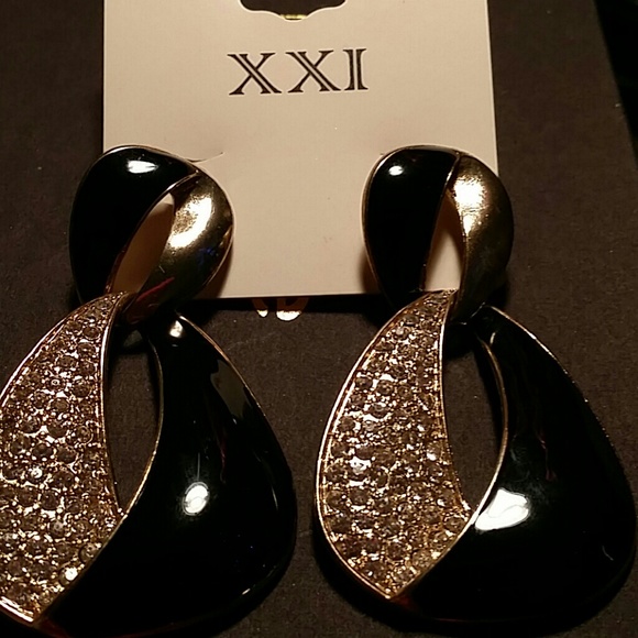 Forever 21 knotted rhinestone earrings