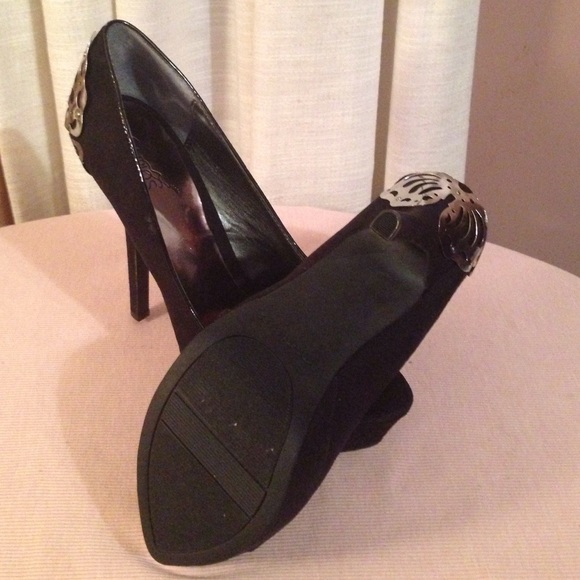 Designer Shoes - Picture 3 of 4