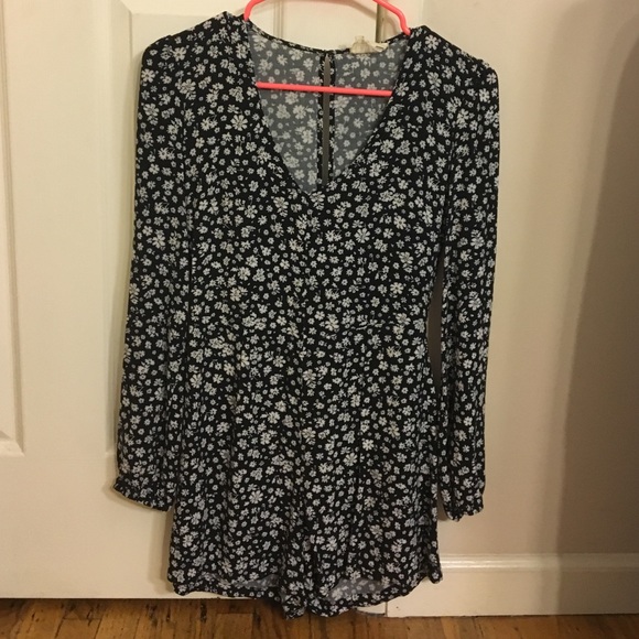 L.A. HEARTS FLOWER ROMPER. Size s