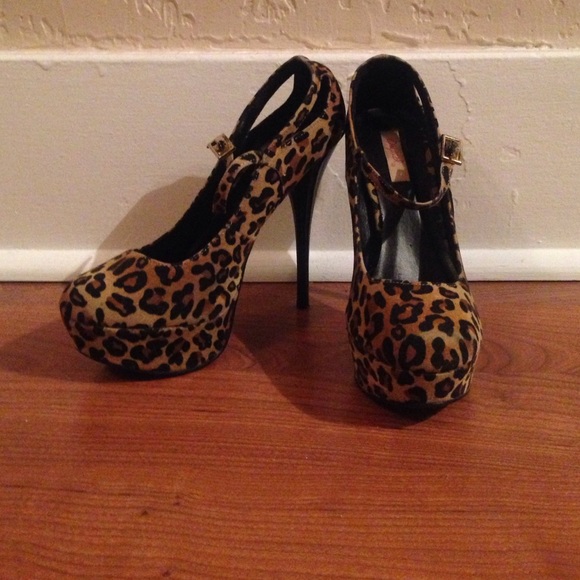 Leopard print Mary Jane cut out
