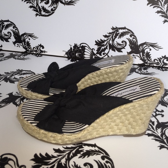 American Eagle Outfitters Shoes - 🍀 American Eagle wedge sandals