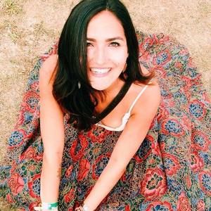 Meet your Posher, Julia