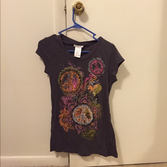 Multi-colored peace sign t-shirt