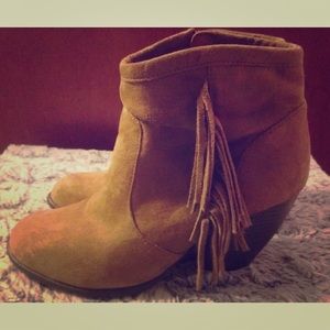 MOSSIMO SUPPLY CO. Tassel ankle boots size 6.5