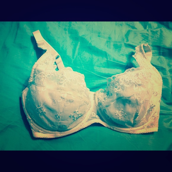 Fredericks white Lace bra 🍥🍥