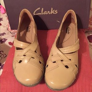Clarks Tan Flats