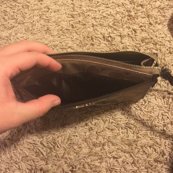 💲SOLD💲 Signature Coach Wallet/Wristlet - Picture 4 of 4