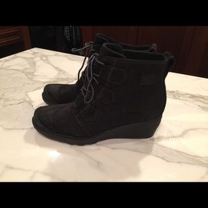 Sorel Toronto lace up boots