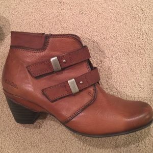 Taos Alto ankle boot - cognac color