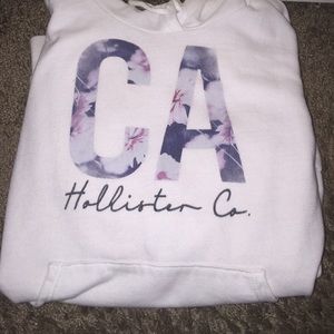 Cute hollister sweater