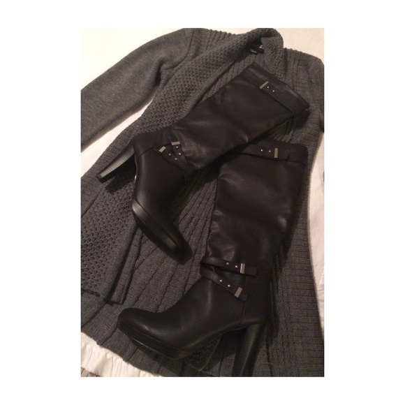 ⚫️ Black high heel boots ⚫️