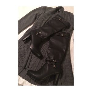 ⚫️ Black high heel boots ⚫️