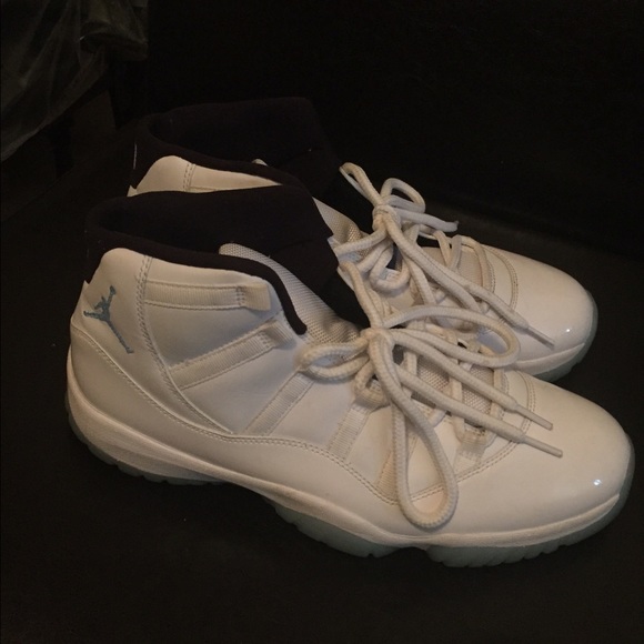 Legend Blue 11's - Picture 1 of 4