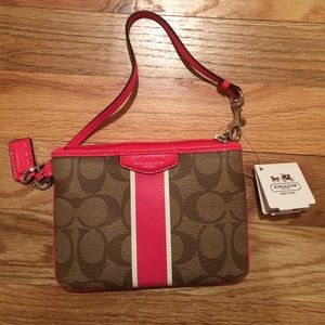 Coach SV/Khaki/Pomegranate Wristlet
