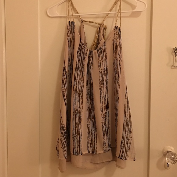 NWT Patterned Tank