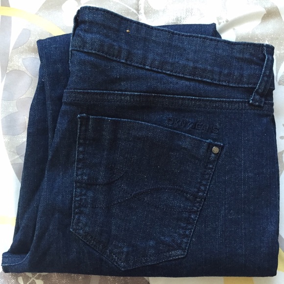 DKNY • Dark denim jeans