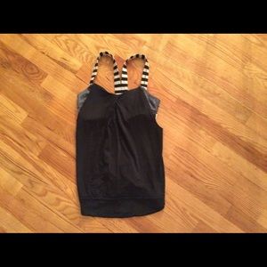 Lululemon size 8 drawstring bottom yoga top