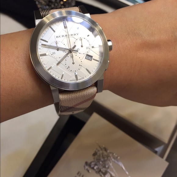Authentic Authentic Burberry Watch - image 2
