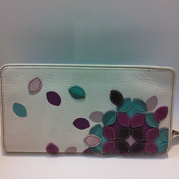 Fossil Hunter Cream Appliqued Floral Wallet