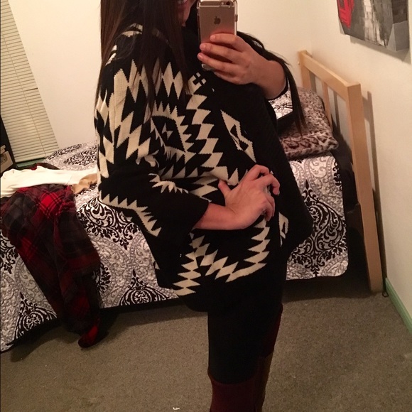 Forever 21 Aztec print sweater