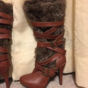 Mid-calf, faux fur/leather boots