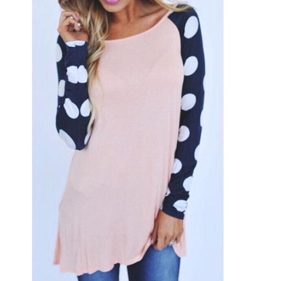 Polka dot sleeve baseball tee