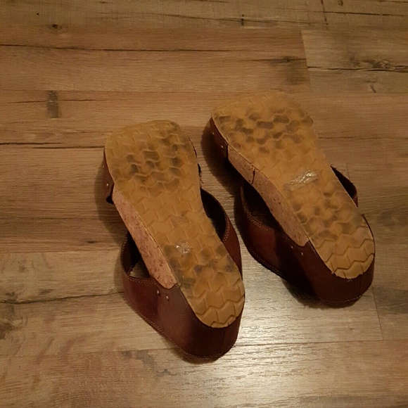 Shoes - Picture 4 of 4