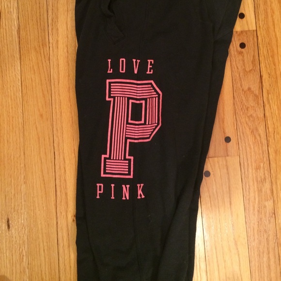 PINK boyfriend sweats 💕