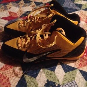 Men's football cleats size 11