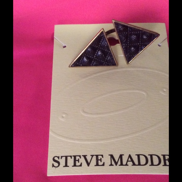 STEVE MADDEN EARRINGS AND RING SET - Picture 3 of 3