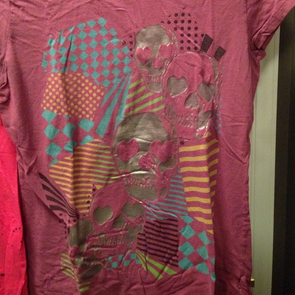 SALE! 2 tshirts 💜💗 - Picture 2 of 4