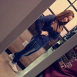 Meet your Posher, Harley cade