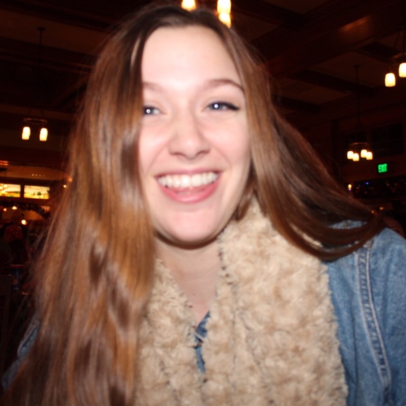 Meet your Posher, Camille