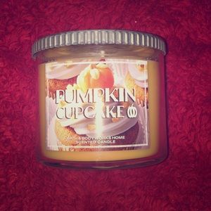 BBW Pumpkin Cupcake Candle