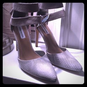 Steve Madden, ankle strap heels , size 8.5, gray