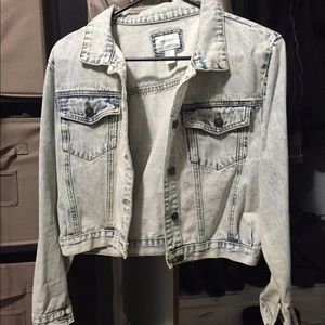 Acid Washed Cropped Denim Jacket