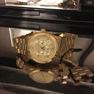 🔴sold🔴Michael kors women's gold runway watch