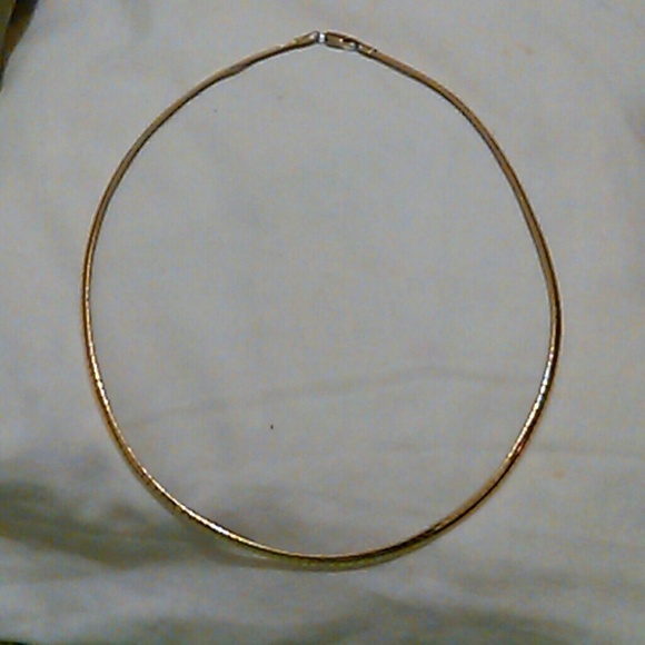 Beautiful Reversible Rounded Gold/Silver Necklace - Picture 2 of 4