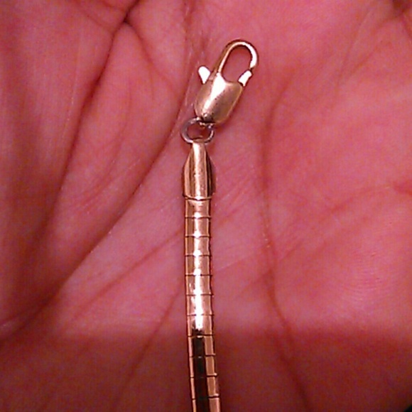 Beautiful Reversible Rounded Gold/Silver Necklace - Picture 4 of 4
