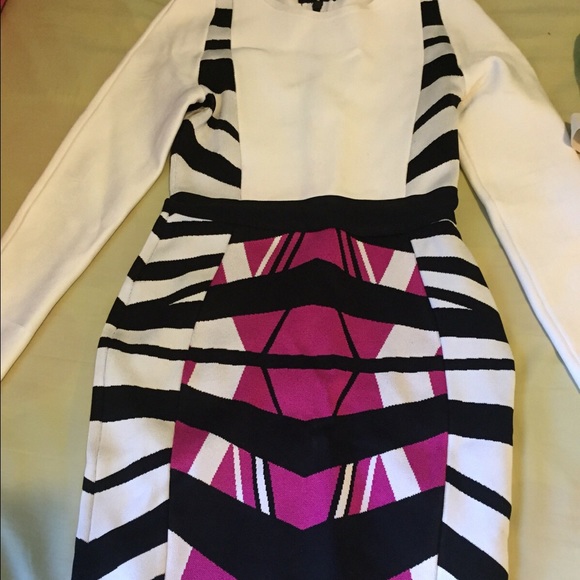 Dress small - Picture 1 of 2